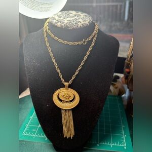 Avon Gold Tone Chain Necklace with Tassel Pendant‎